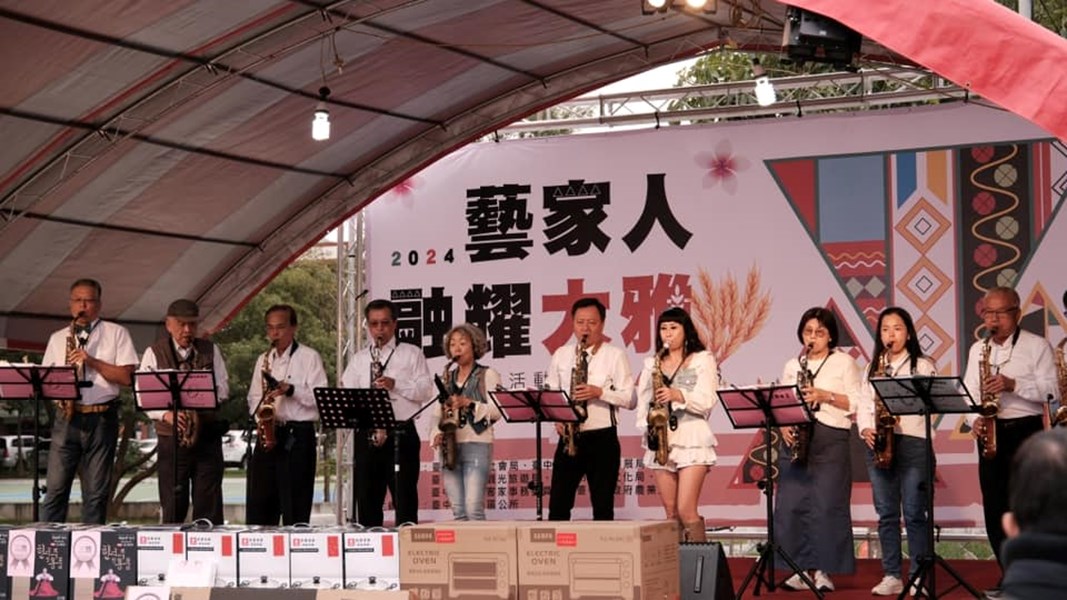 活動表演薩克斯風 炒熱現場氣氛