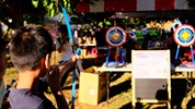 小朋友體驗闖關活動，成為小小神射手