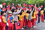 沿線民眾熱烈加油展現熱情