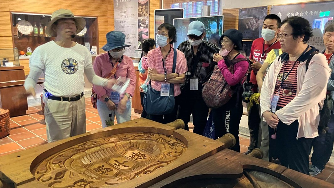 小旅行帶領民眾前往土牛客家文化館走讀客家風華