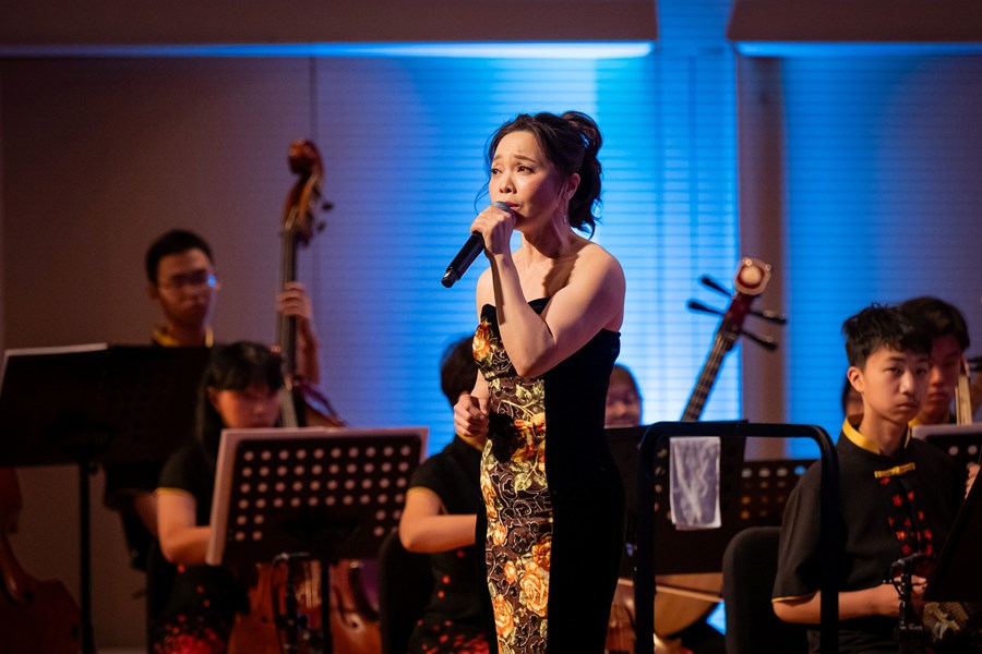 聲樂家黃珮舒深情演唱-世界首演-山城客家路-展現台中山城歲月光景