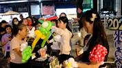 氣球師泡泡姐姐以客家意象製作創意氣球-吸引小朋友目光
