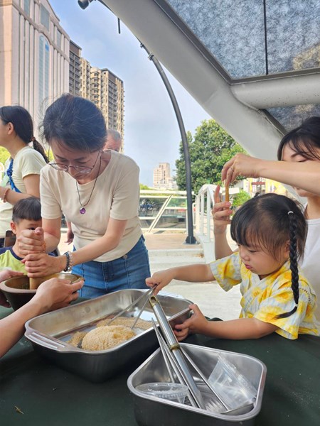 小朋友體驗活動diy親手製作好吃的客家粢粑