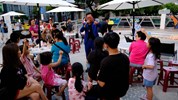 主持人用生動活潑的方式教學客語-帶動現場歡樂氣氛