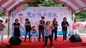 社區媽媽帶領公所同仁及現場民眾一起大跳新曲-勞瀝