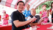與會來賓一同體驗豬籠粄diy