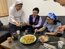 美食專家陳碧蓮老師和陳務修女向主委介紹各道創意料理的作法並評分